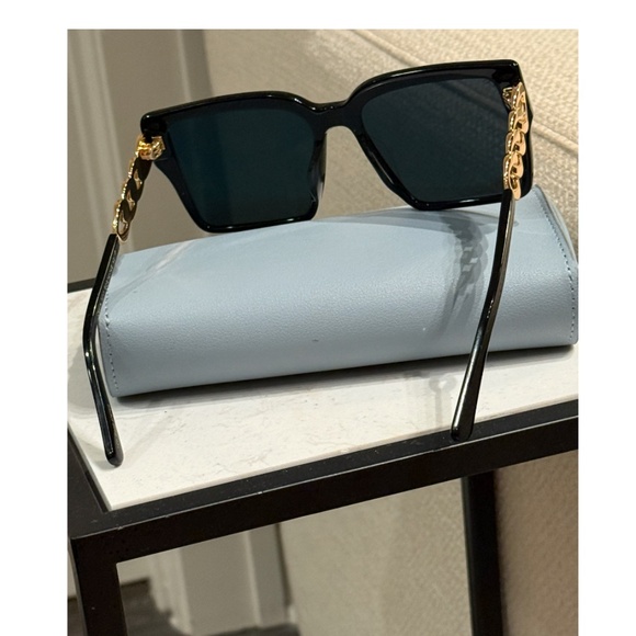 For Art’s Sake - Castle Sunglasses in Black w/ Case - Never Worn - Picture 13 of 15